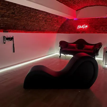 De Luxe - Jacuzzi & Cave Secrete *