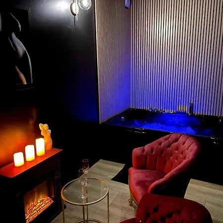 De Luxe - Jacuzzi & Cave Secrete