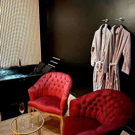 Apartamento De Luxe - Jacuzzi & Cave Secrete