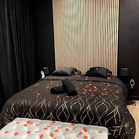 Apartamento De Luxe - Jacuzzi & Cave Secrete *