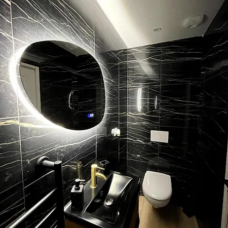 De Luxe - Jacuzzi & Cave Secrete