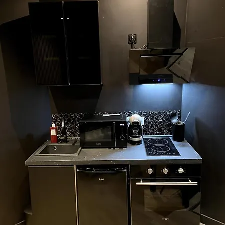 De Luxe - Jacuzzi & Cave Secrete Apartman