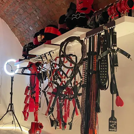 De Luxe - Jacuzzi & Cave Secrete Apartment