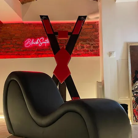 De Luxe - Jacuzzi & Cave Secrete *