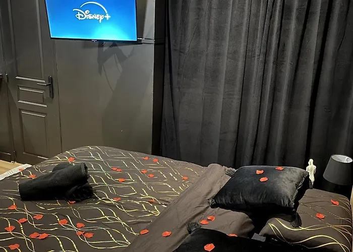 De Luxe - Jacuzzi & Cave Secrete *