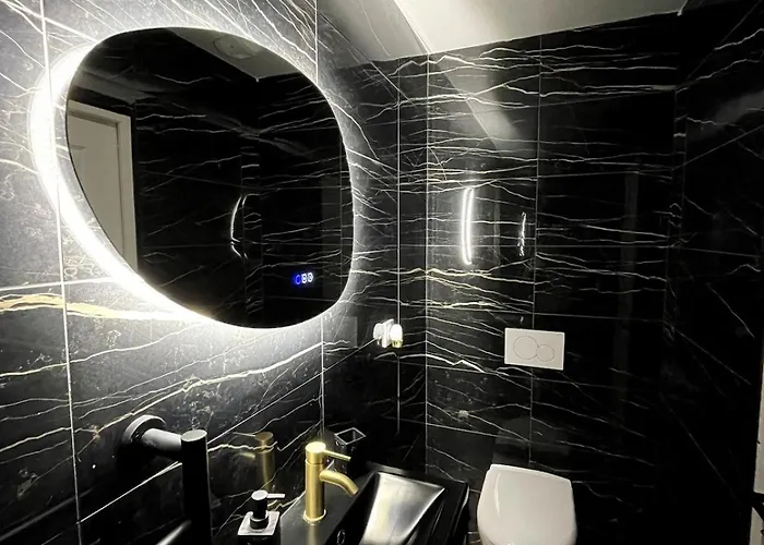 De Luxe - Jacuzzi & Cave Secrete