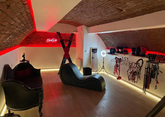 De Luxe - Jacuzzi & Cave Secrete Apartment *